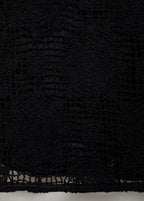Robe Crochet Décolletée Dans Le Dos