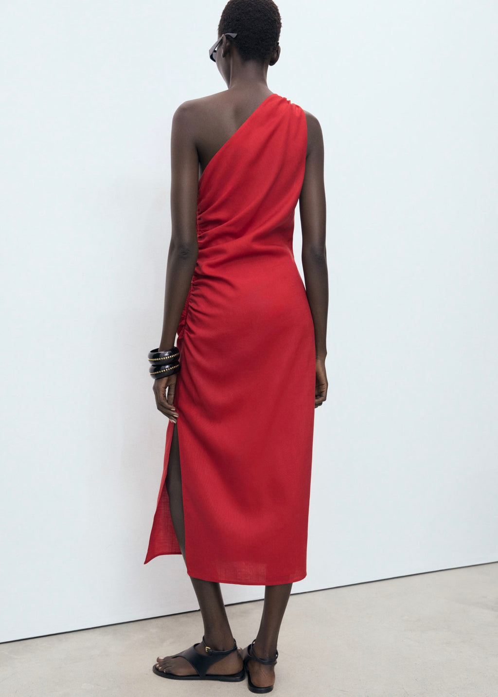 Robe Lyocell Décolleté Asymétrique