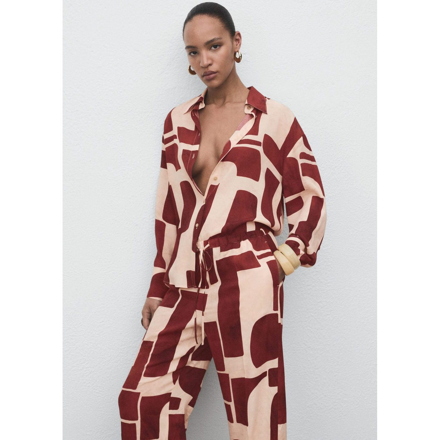 Pantalón Fluido Con Estampado Geométrico