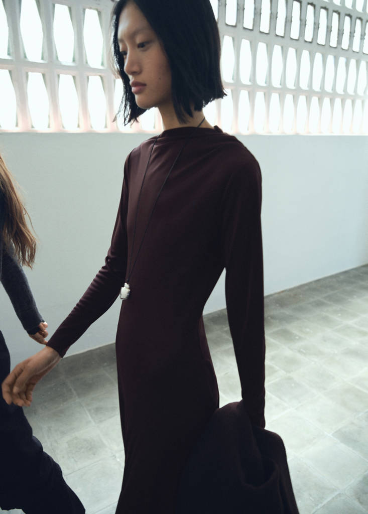 Robe Évasé Col Asymétrique