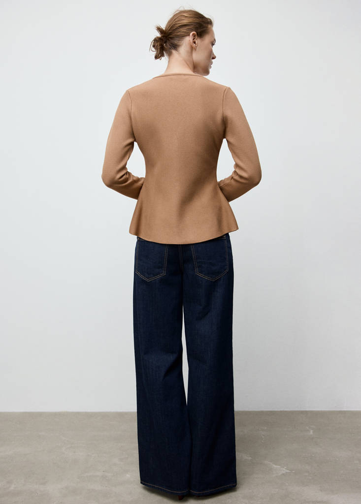 Veste En Maille Cintrée À Boutons