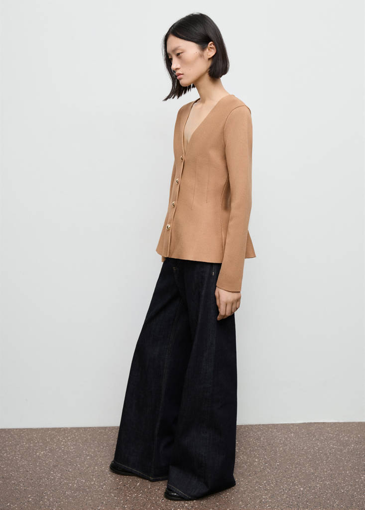 Veste En Maille Cintrée À Boutons