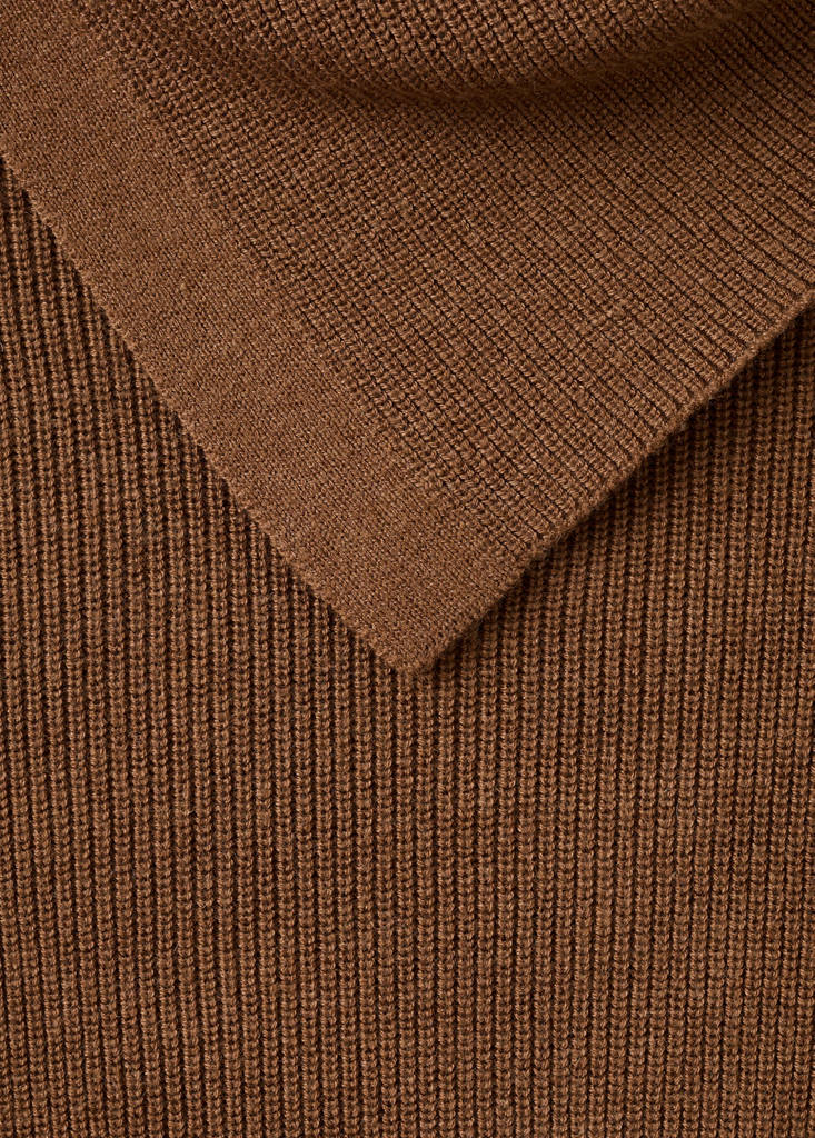 Pull Col Asymétrique Boutons