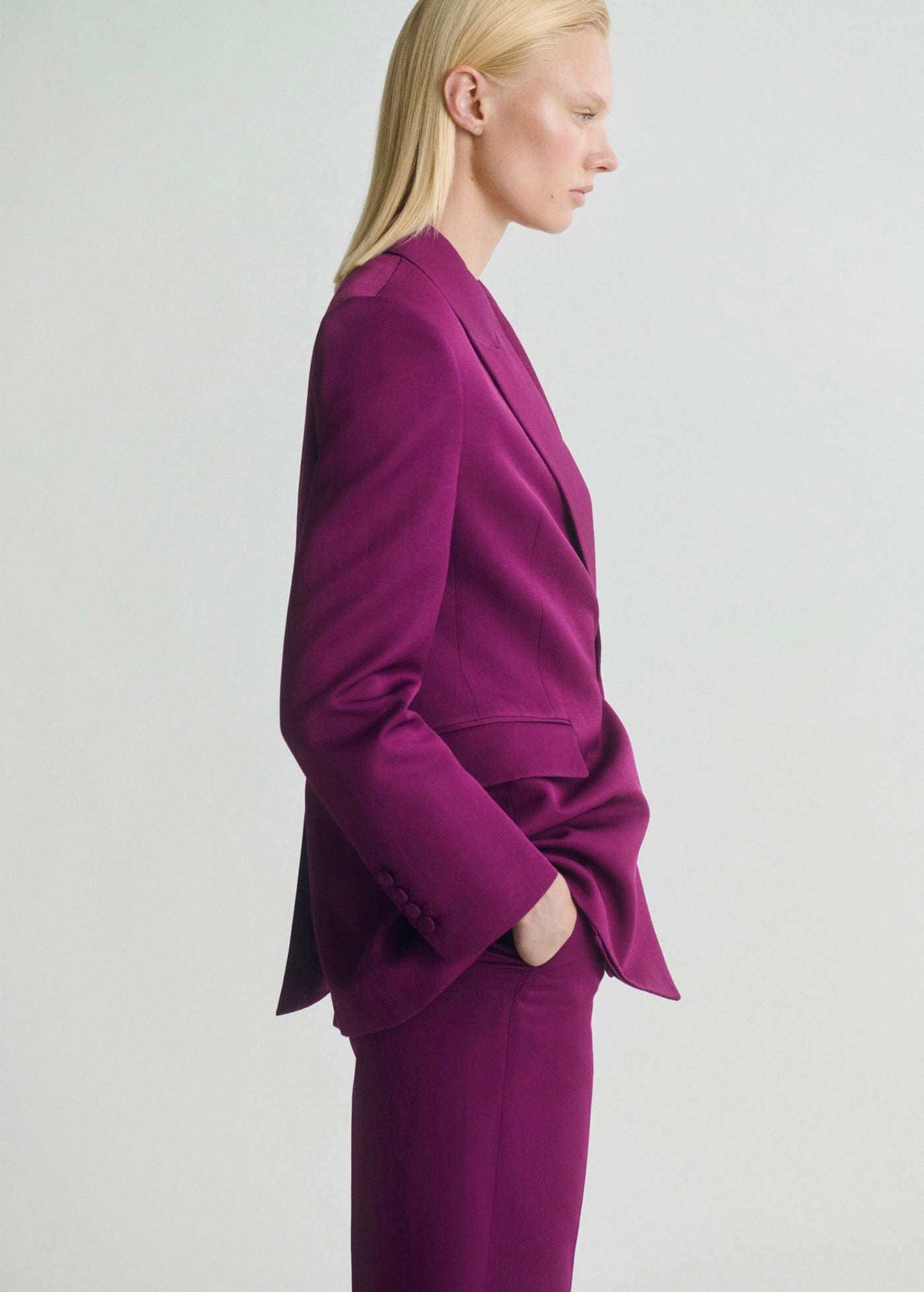 Double-Breasted Linen-Blend Suit Blazer