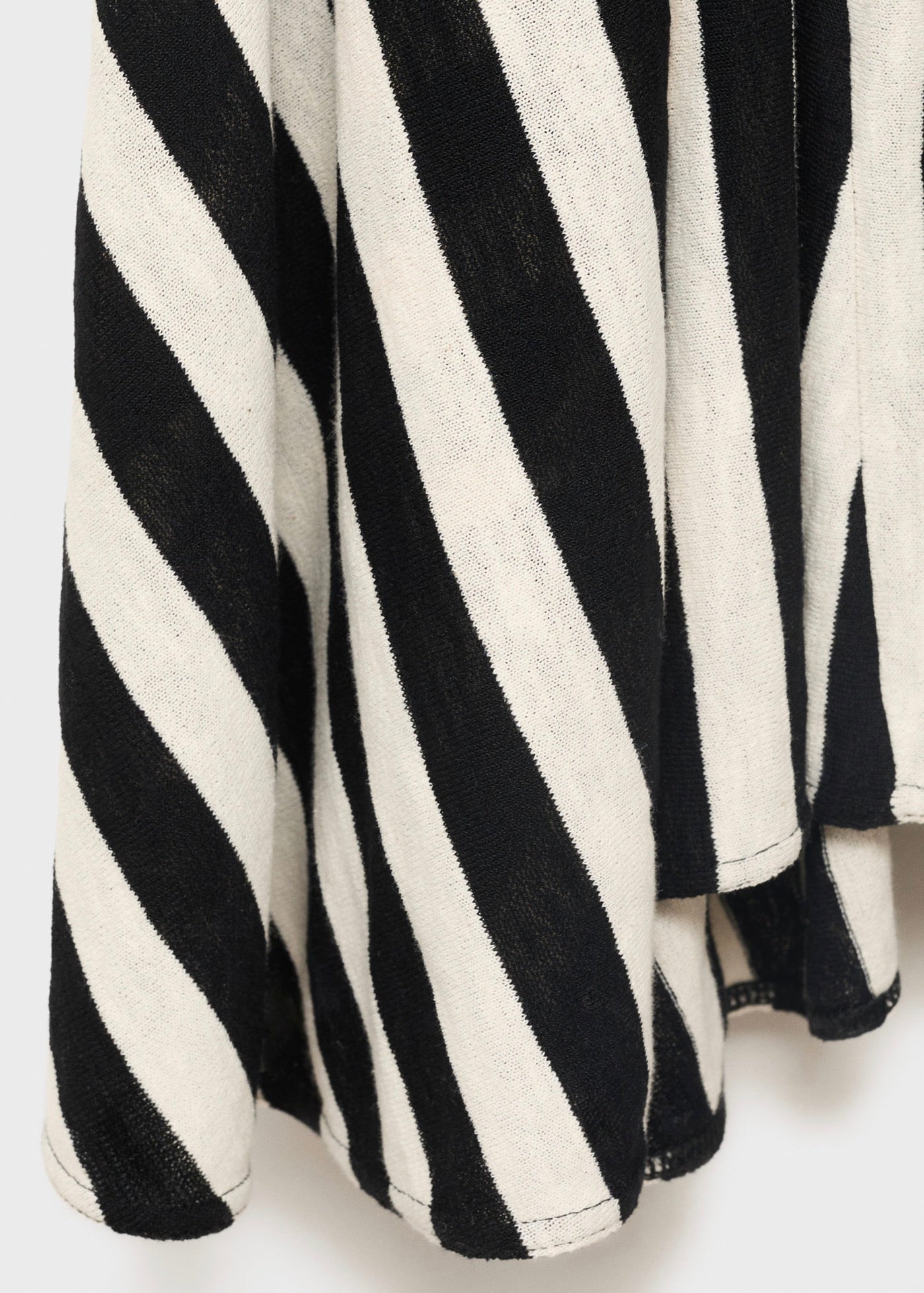Robe En Maille Bas Asymétrique