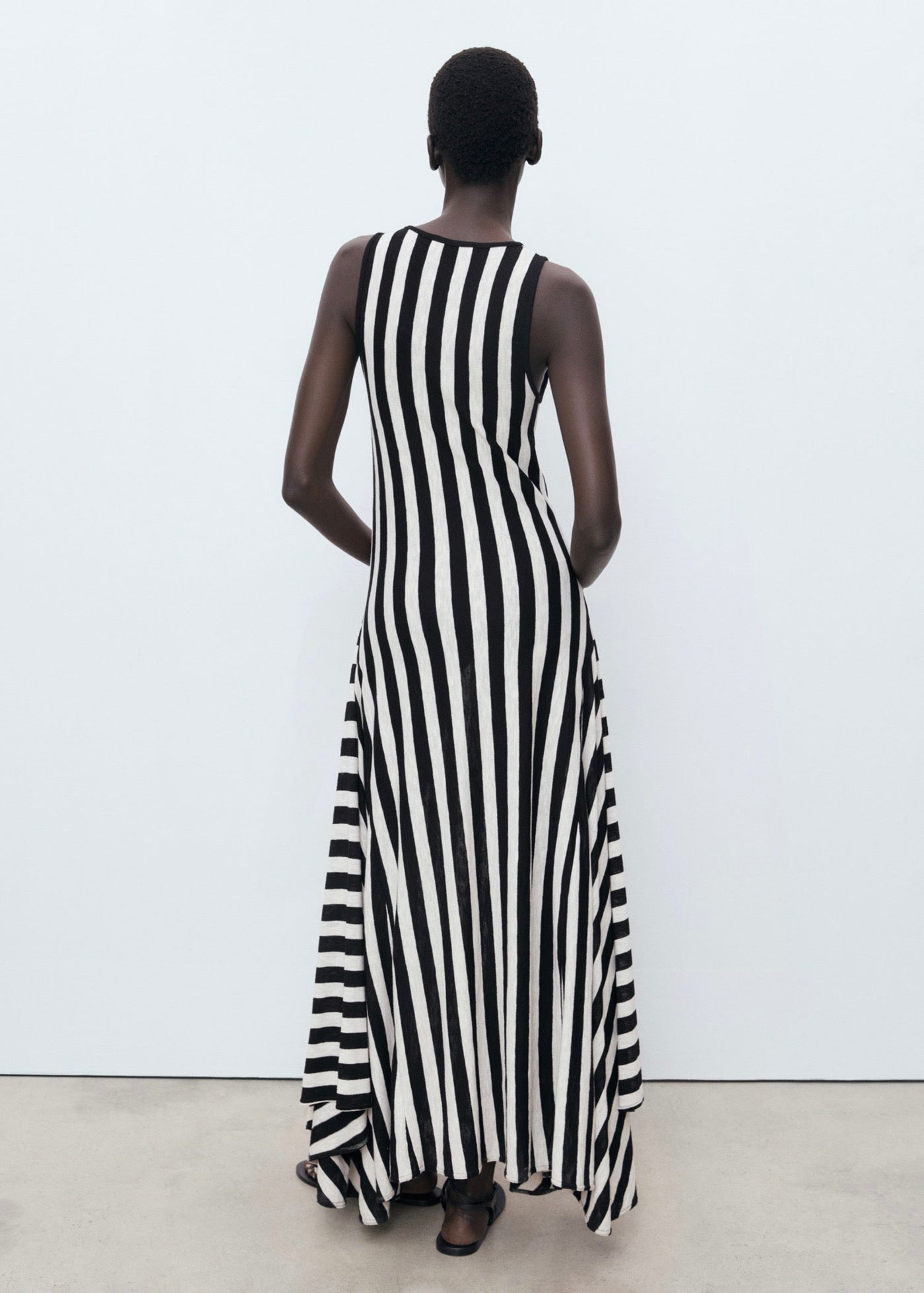 Robe En Maille Bas Asymétrique