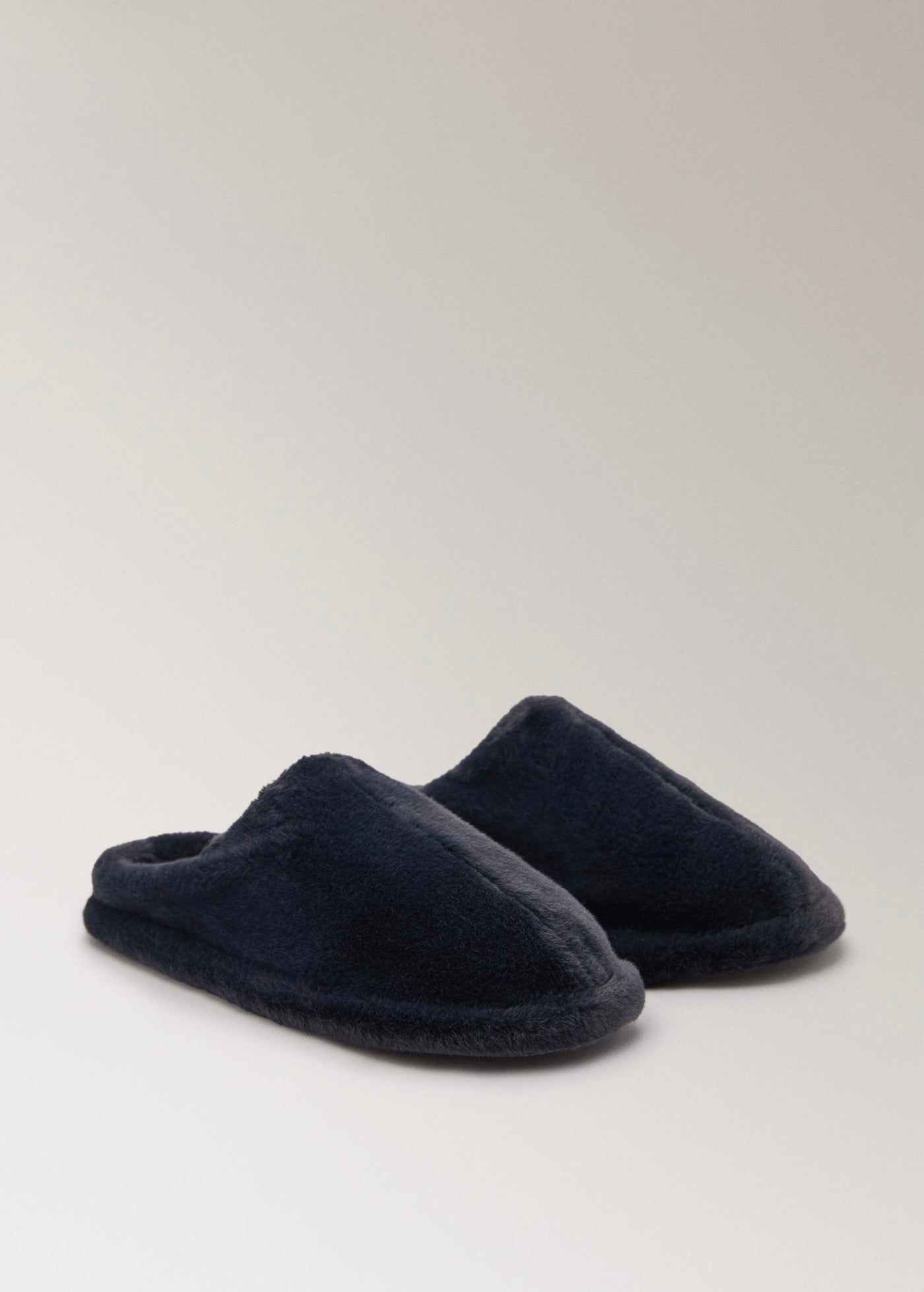 Sabot En Fourrure Avec Détails De Couture