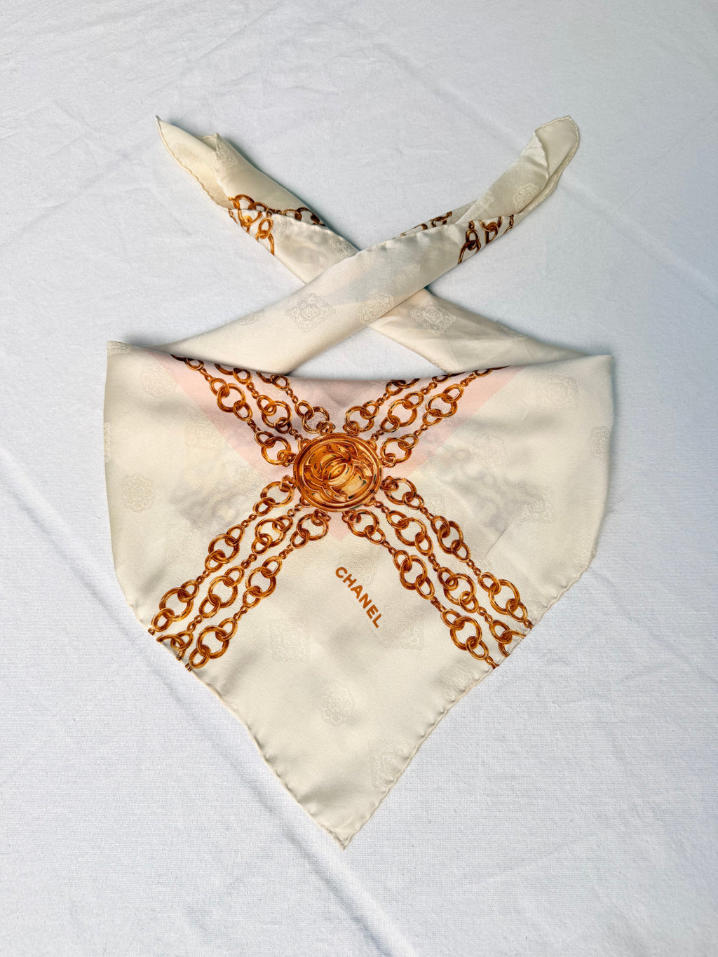 Foulard Chanel - Modèle Rose Pâle Et Blanc