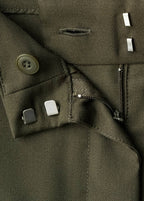 Pantalon À Pinces Et Détail De Boutons