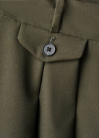 Pantalon À Pinces Et Détail De Boutons