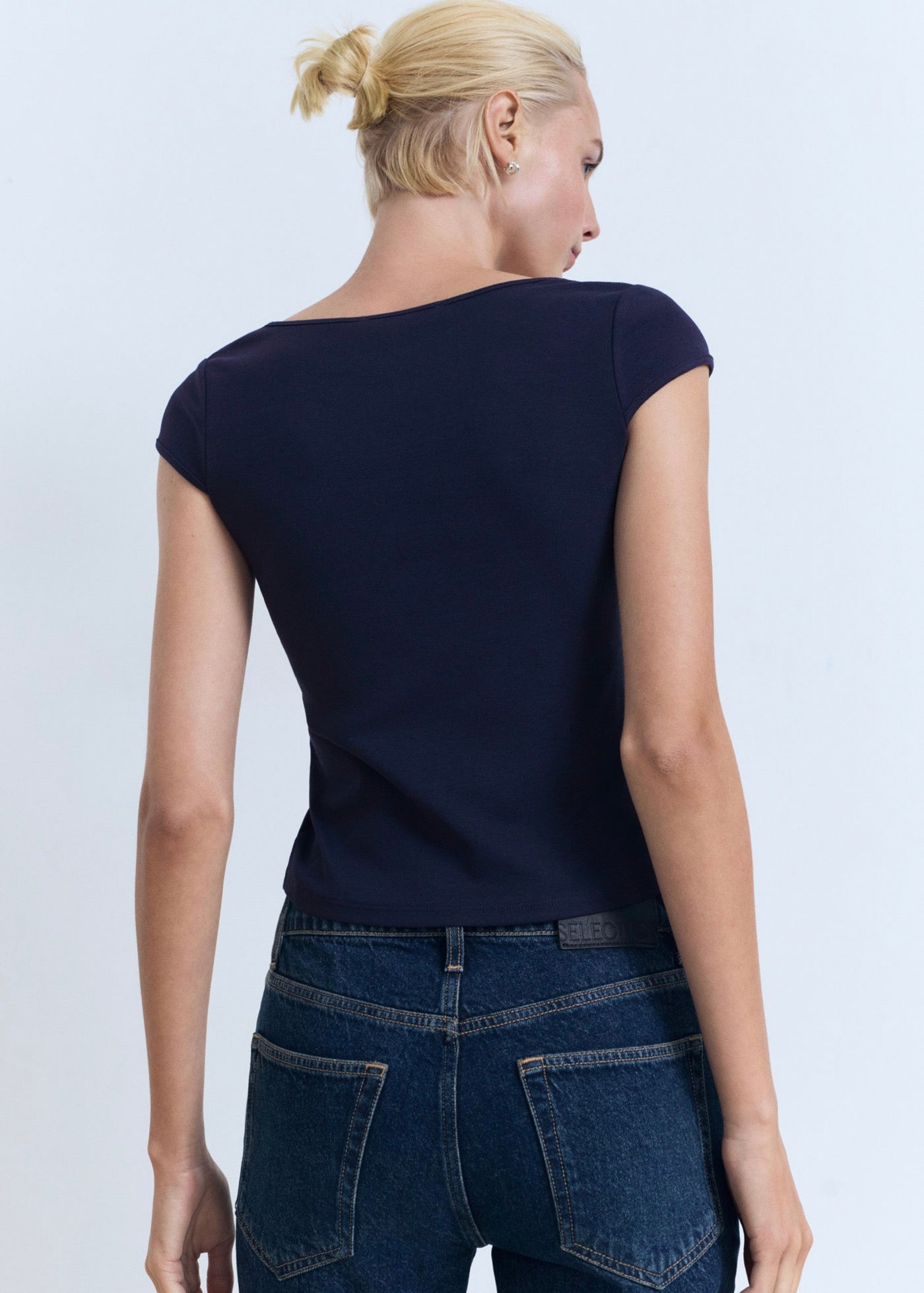 T-Shirt En Coton Décolleté Plongeant