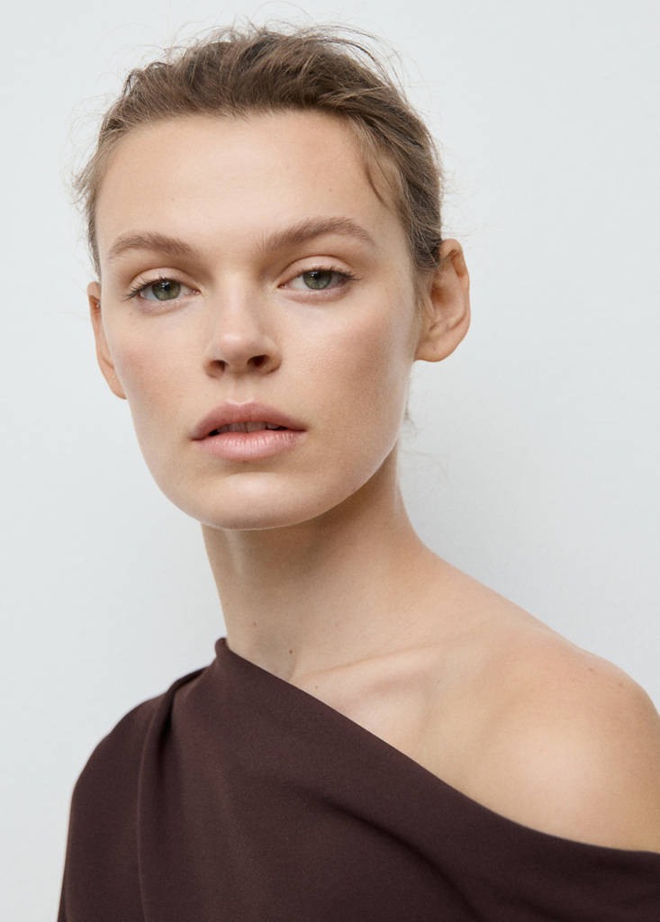 Blouse À Col Asymétrique