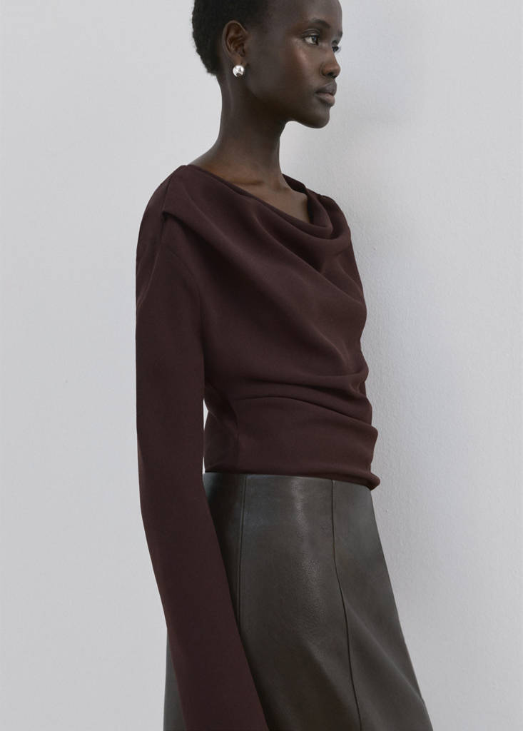 Blouse À Col Asymétrique