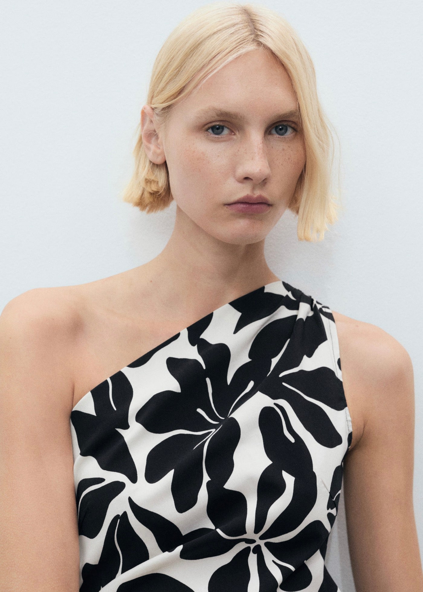 Robe Asymétrique Froncée