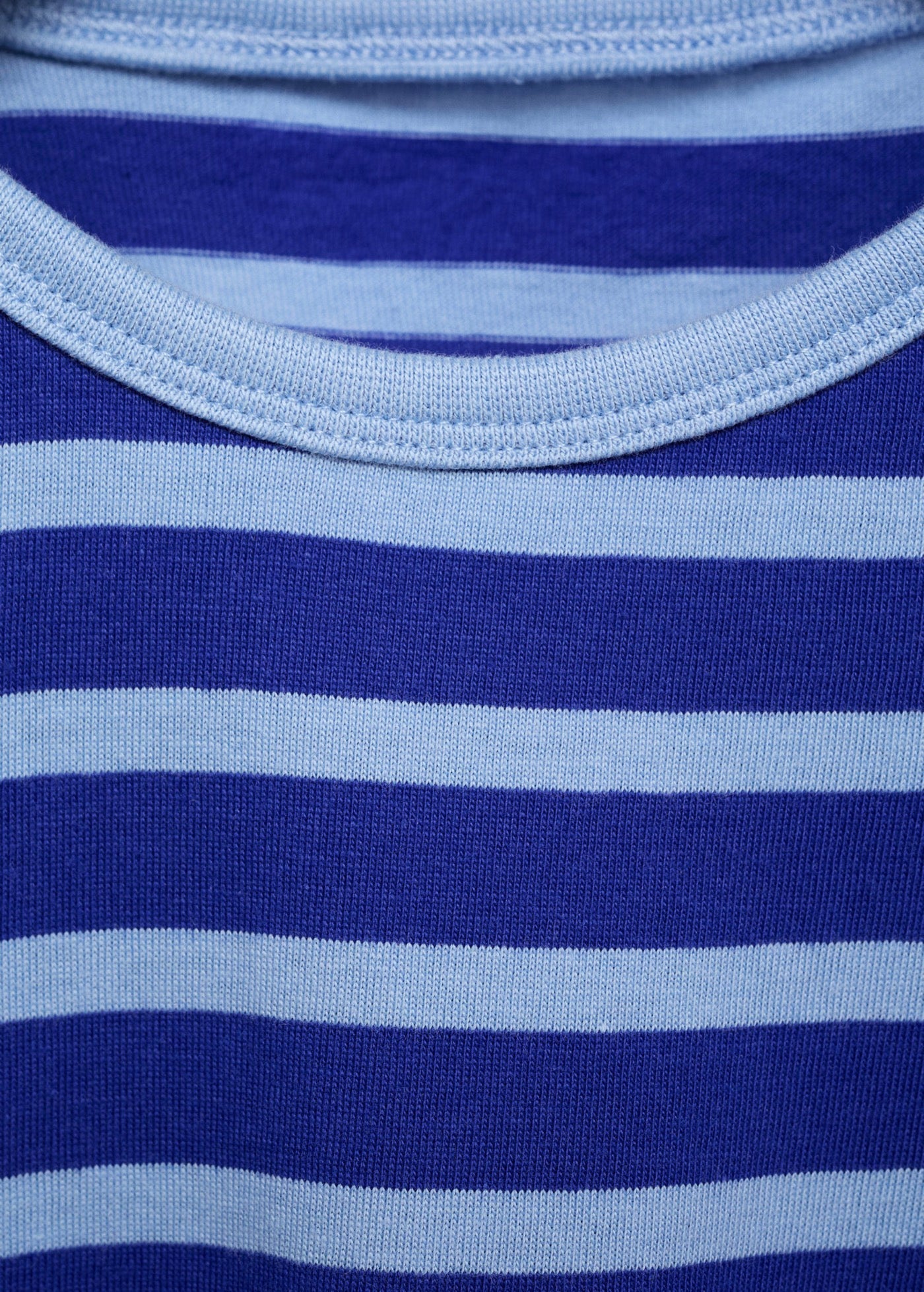 Camiseta Cutoutr Azul Eléctrico - Niña