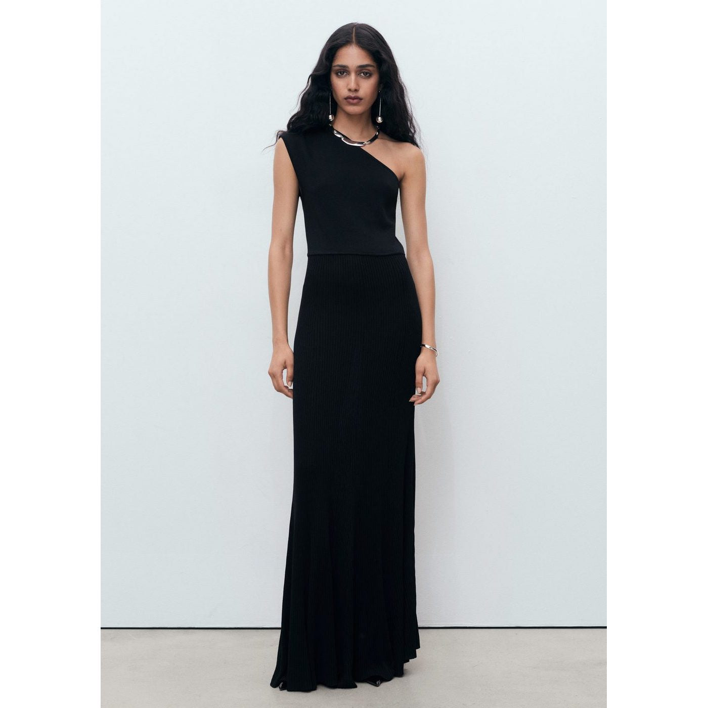 Robe Asim - Black