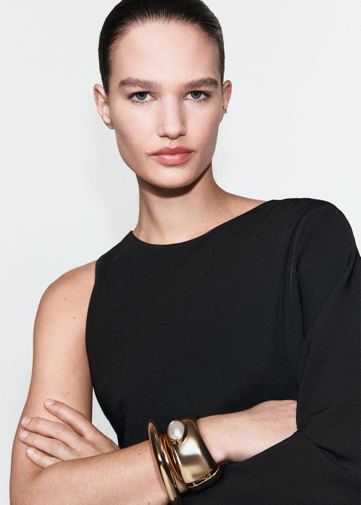Robe Manches Asymétriques