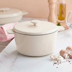 Cocotte rotonda con coperchio - crema