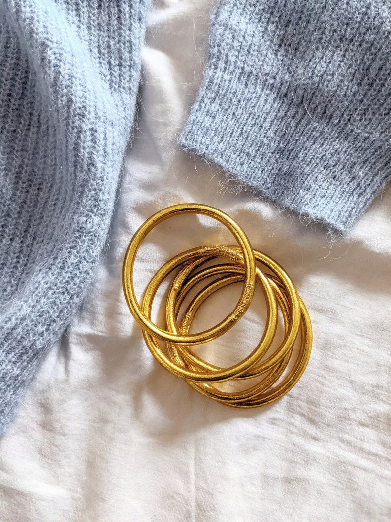 Fine Buddhist bangle - champagne