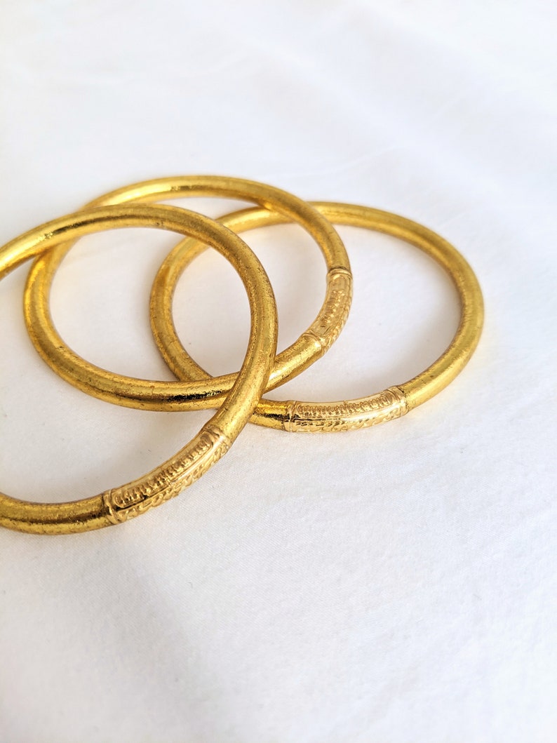 Fine Buddhist bangle - champagne