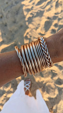 Twisted Buddhist bangle - champagne