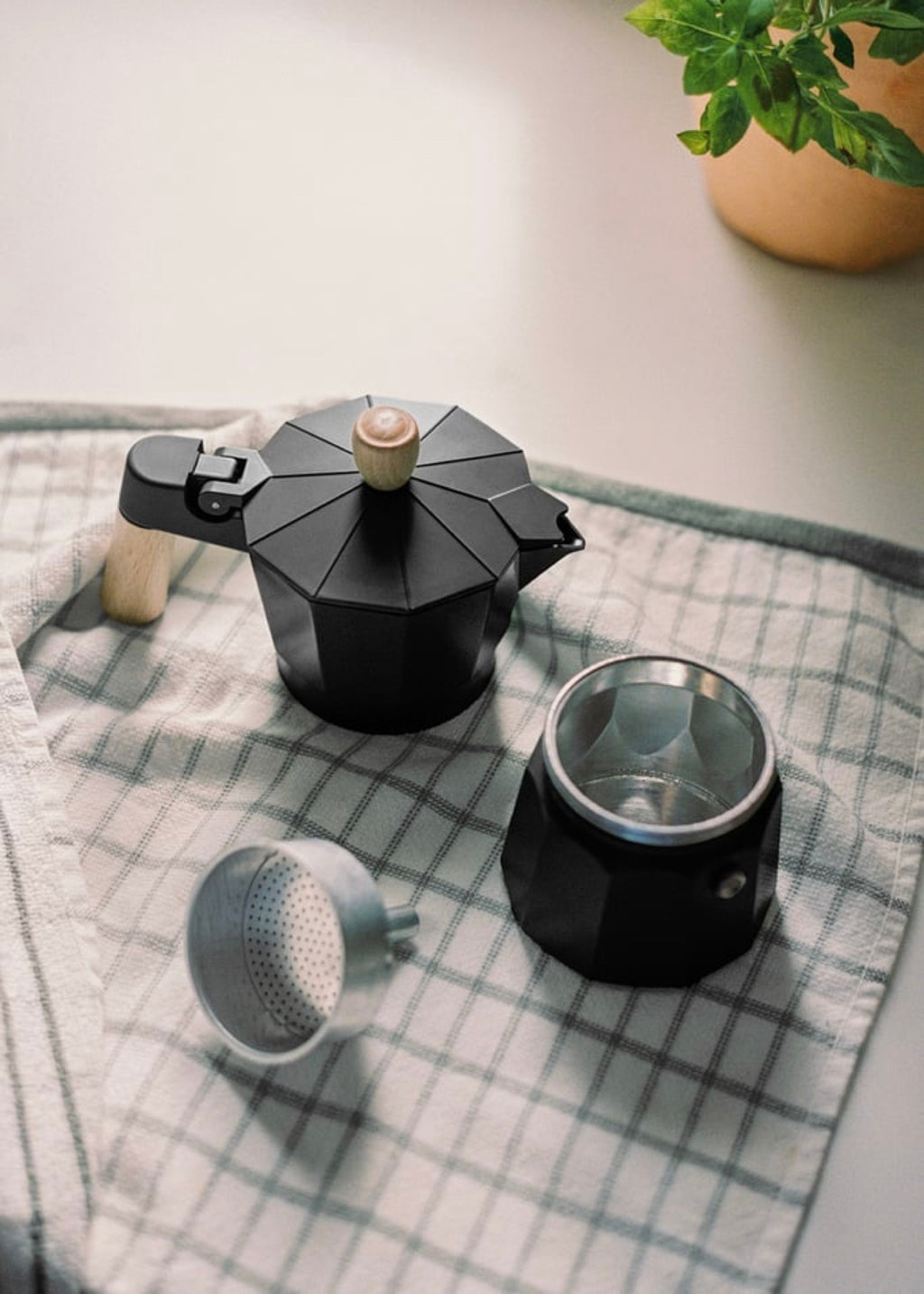 Thera Moka Retro - Italian Coffee Maker - 350ml - Black