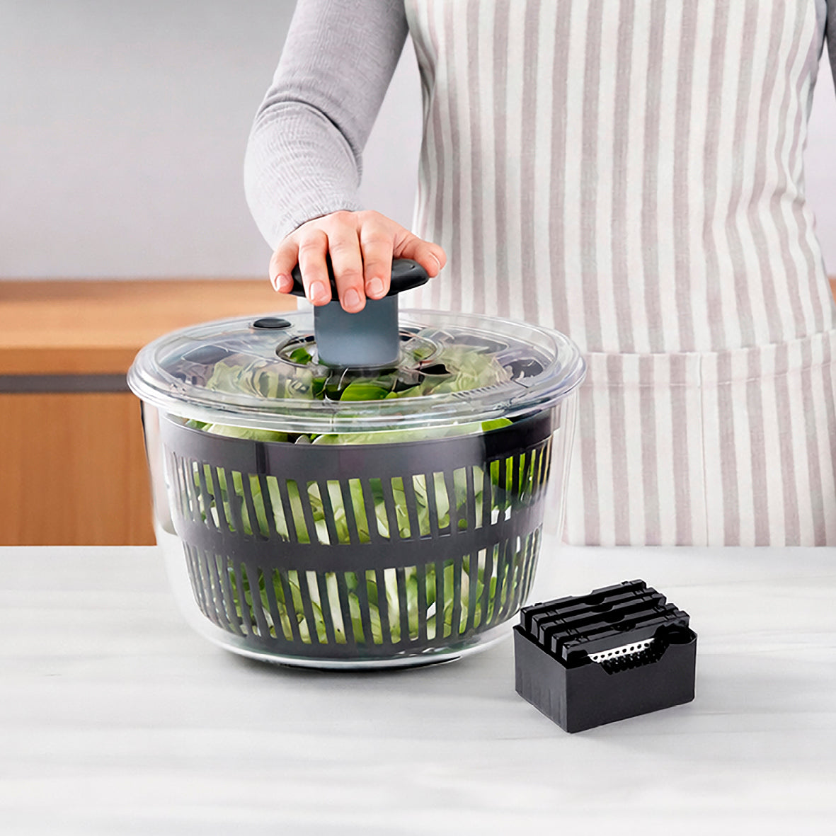 Essoreuse À Salade Avec 6 Lames Pour Râper Et Trancher - Noir
