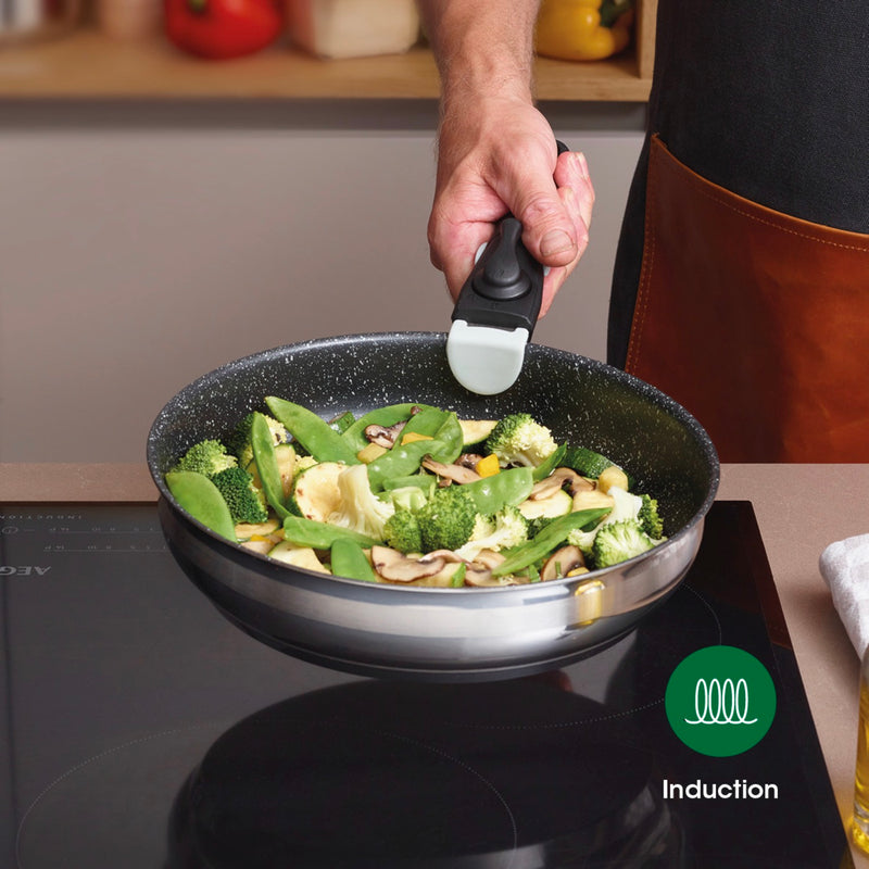 Set De 3 Casseroles En Inox + 2 Poêles Avec Revêtement Anti-Adhérent + 1 Poignée Amovible + 3 Couvercles Passoires Avec Manche En Inox - Argenté/Noir