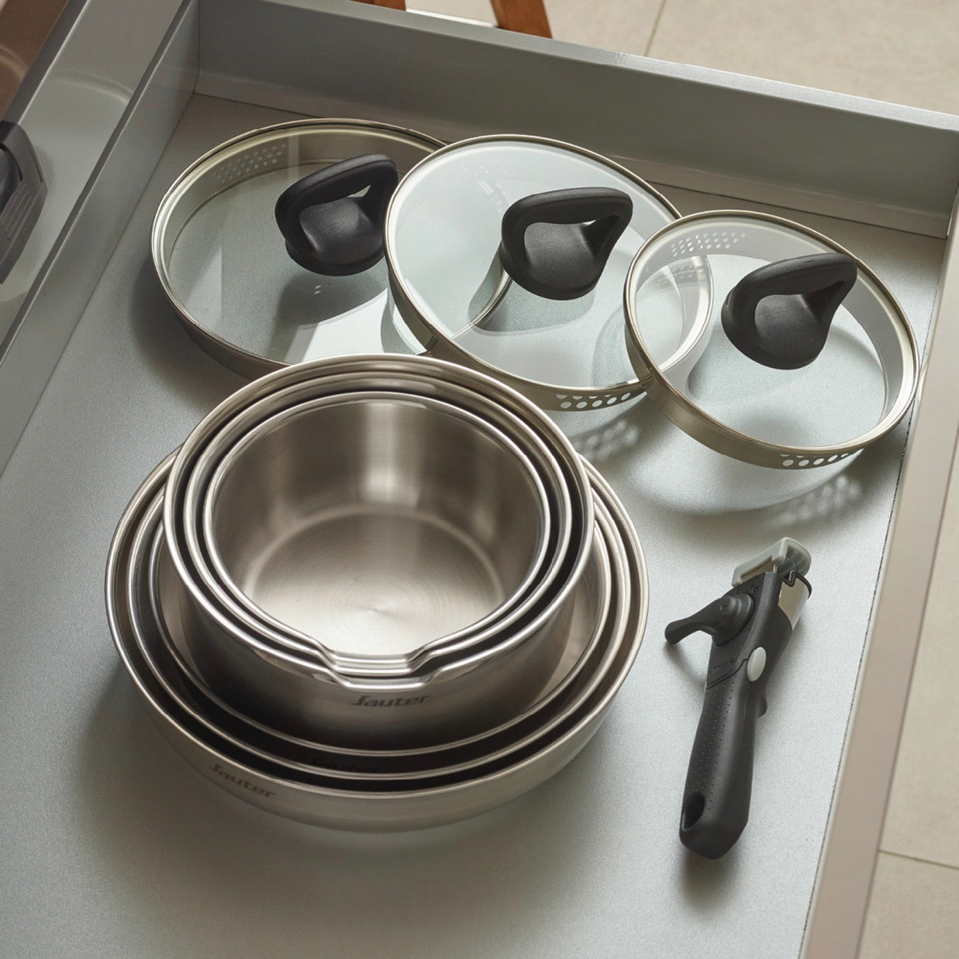 Set of 3 Stainless Steel Saucepans + 3 Frying Pans with Non-Stick Coating + Removable Handle - Silver/Black