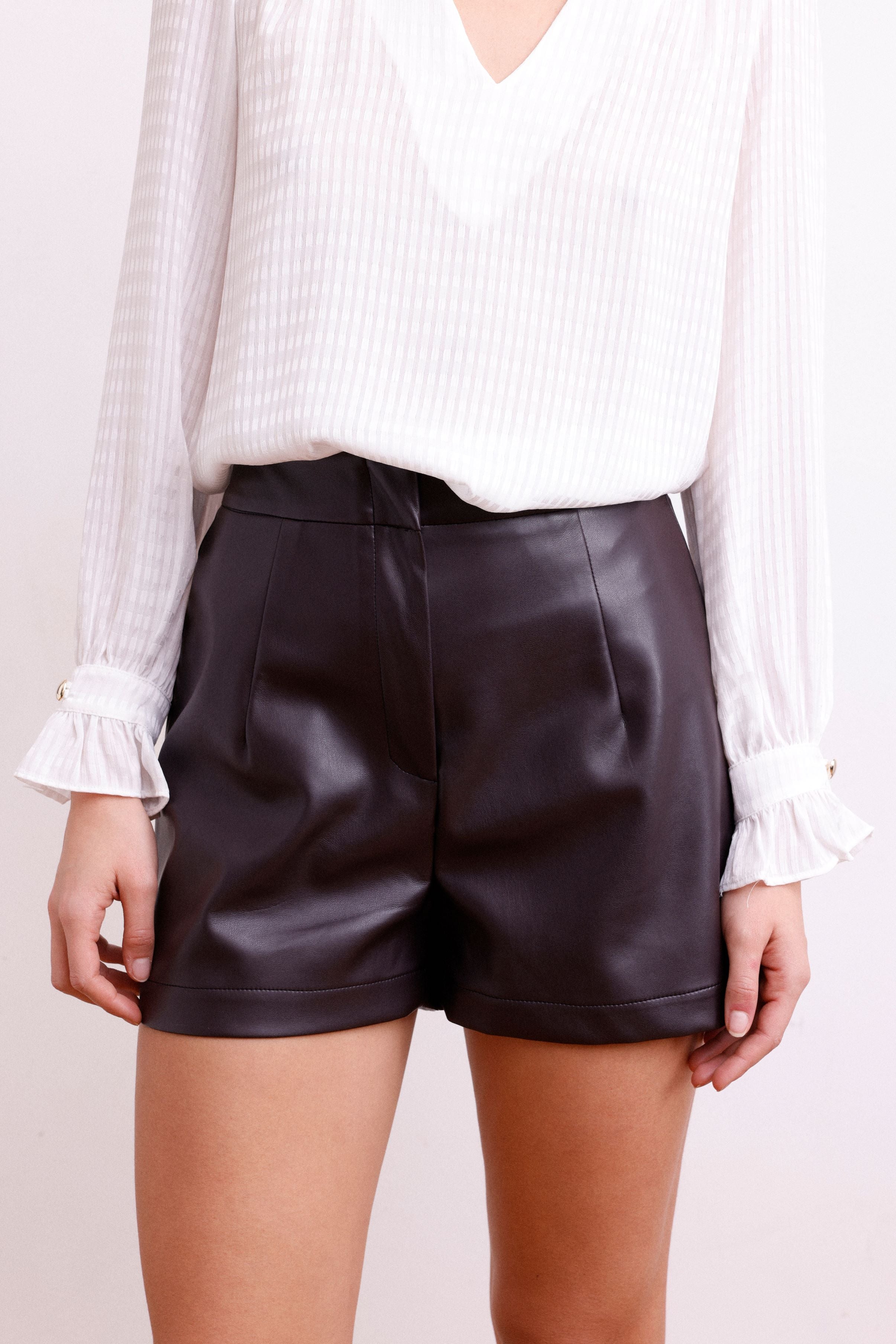 Short Britney Choco Cuero Sintético