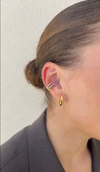 Ear cuff a croce con gemme