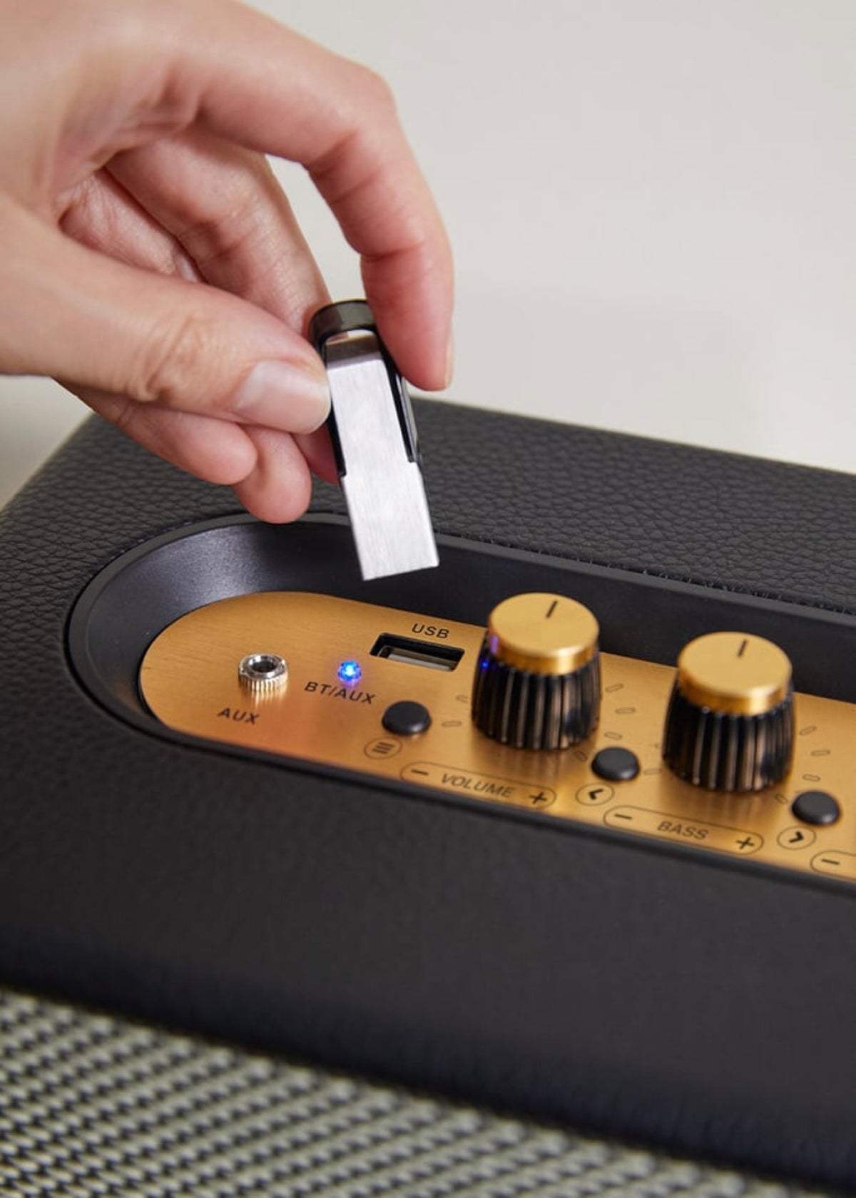 Speaker Retro - Grand Haut-Parleur Portable Bluetooth, USB & AUX - Noir