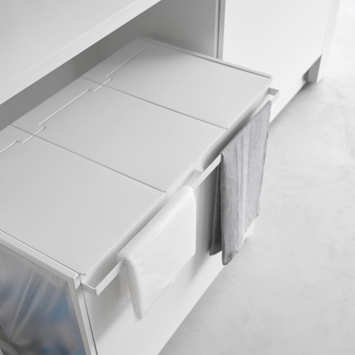 Cestino Tower a 3 scomparti con ruote - Bianco