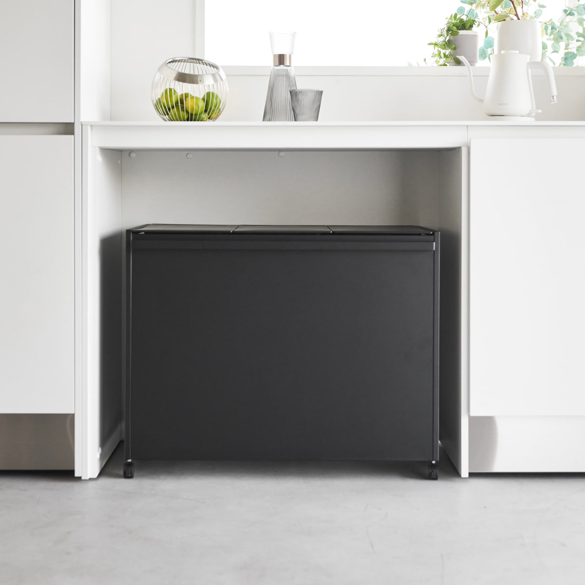 Cubo De Basura De 3 Compartimentos Tower Con Ruedas - Negro