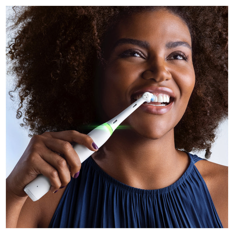 Oral-B Io5N - Avec Etui De Voyage - Blanche - Brosse À Dents Électrique Connectée