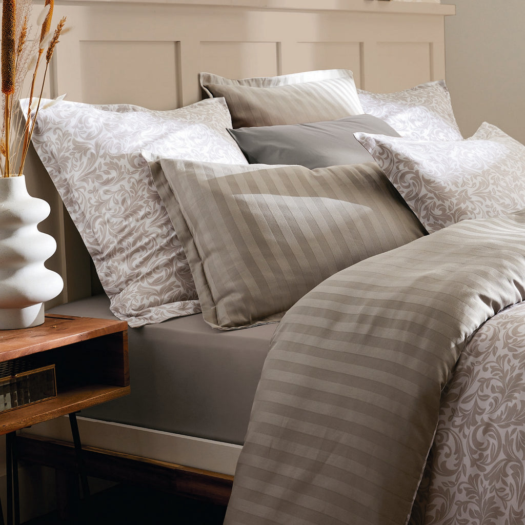 Set Of 2 Cotton Satin Pillowcases - Taupe - Damask Floralia