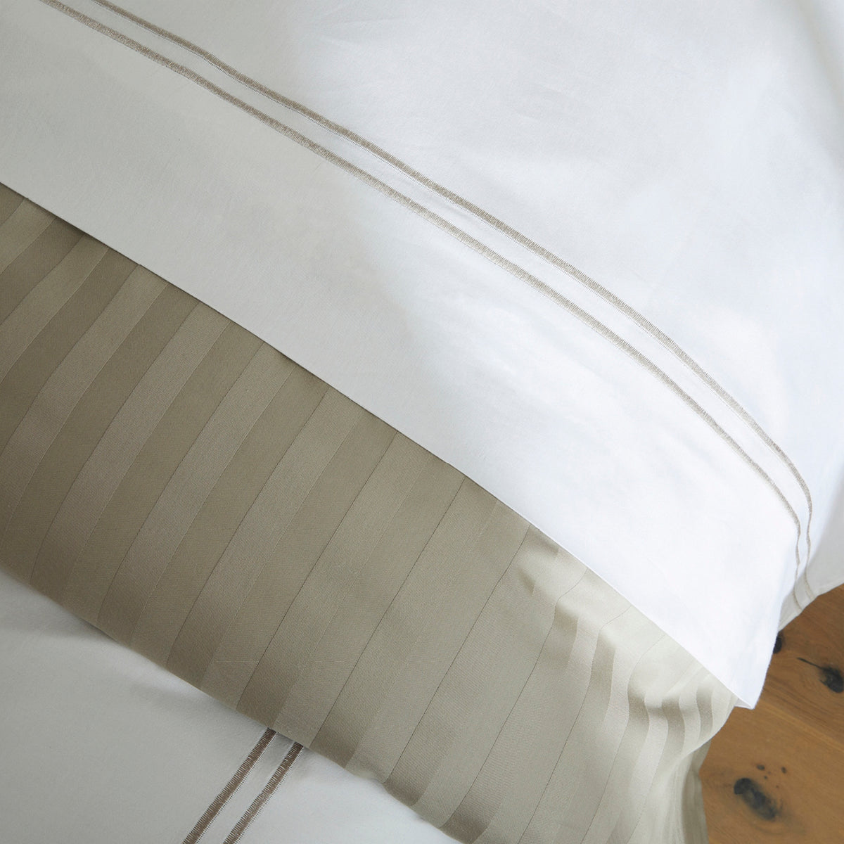 Set Of 2 Cotton Sateen Pillowcases - Taupe / White - Nice