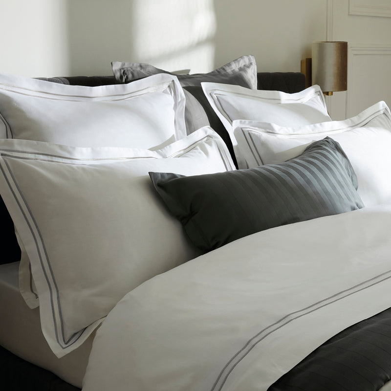 Paris - Housse De Couette + 2 Taies D'Oreiller - Satin De Coton - Gris / Blanc