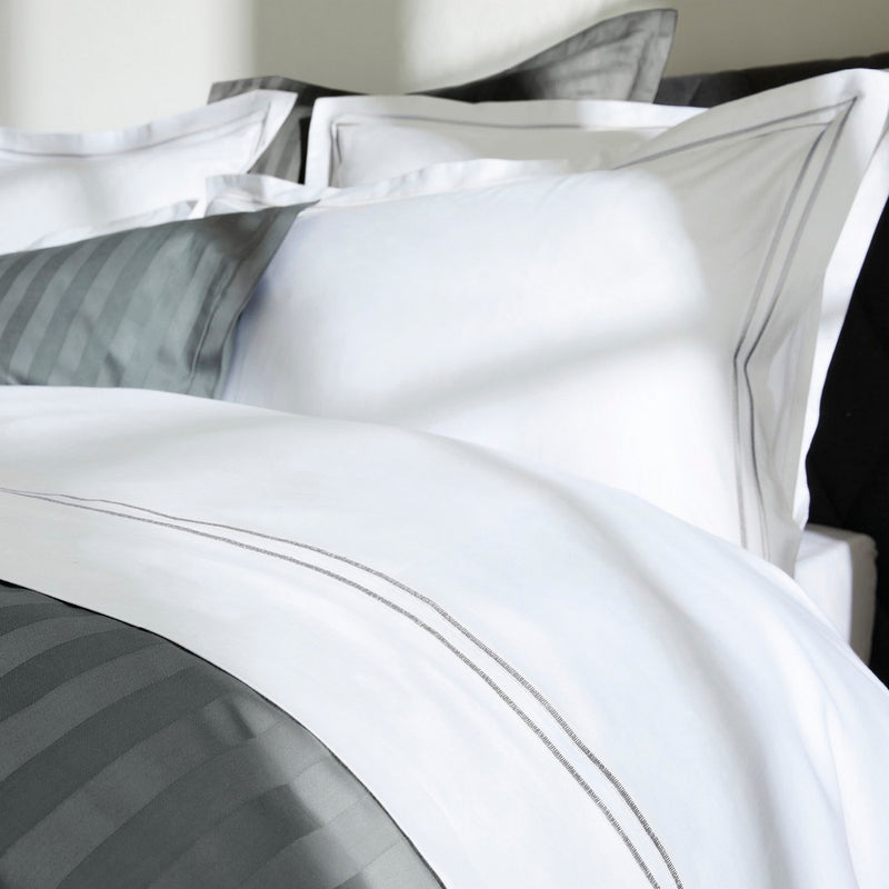 Paris - Housse De Couette + Taie D'Oreiller - Satin De Coton - Gris / Blanc