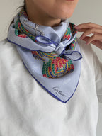 Bufanda Cartier – Estampados de plumas y cisnes multicolores