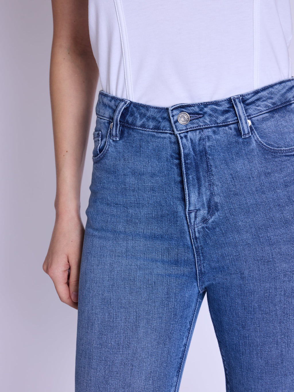 Berenice - Slim Jean - Medium-Blue-Denim