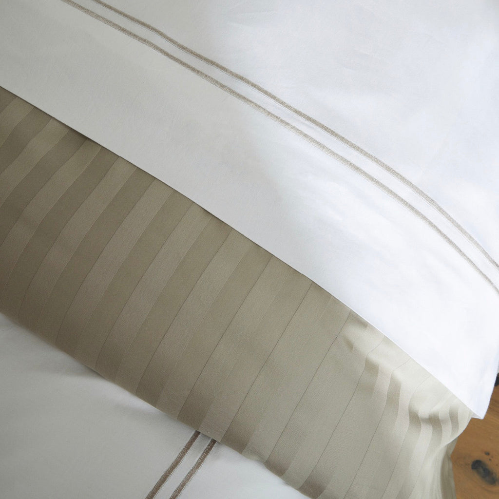 Housse De Couette + Taie D'Oreiller Satin De Coton - Antibes - Taupe / Blanc
