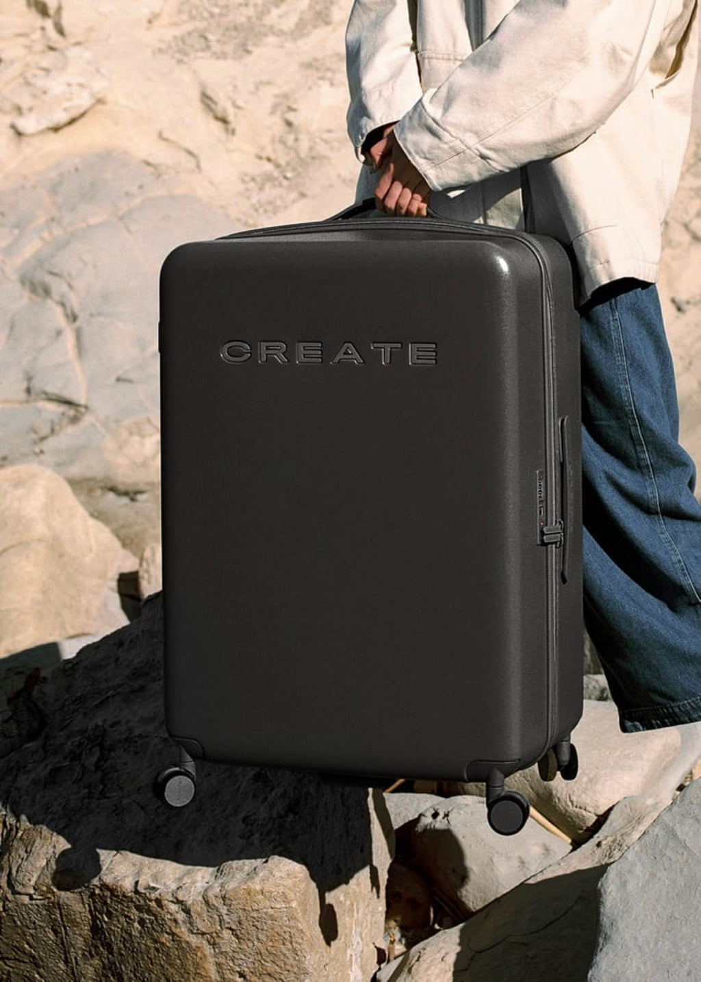 Luggage Studio - Hard-Shell Polycarbonate Suitcase - Size L - Black
