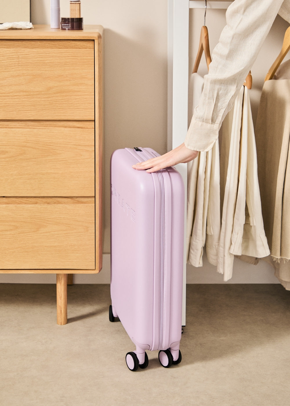 Luggage Studio Foldable - Maleta de Cabina Rígida Plegable de Policarbonato con Cerradura TSA y Ruedas Multidireccionales - Lavanda