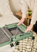 Luggage Studio Foldable - Maleta de cabina rígida plegable de policarbonato con cerradura TSA y ruedas multidireccionales - Verde
