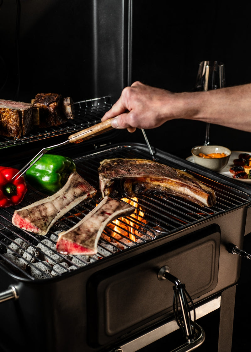 BBQ Smokey Pro - Barbacoa Ahumadora de Carbón con Parrilla Regulable y Mesa Auxiliar - Exclusiva