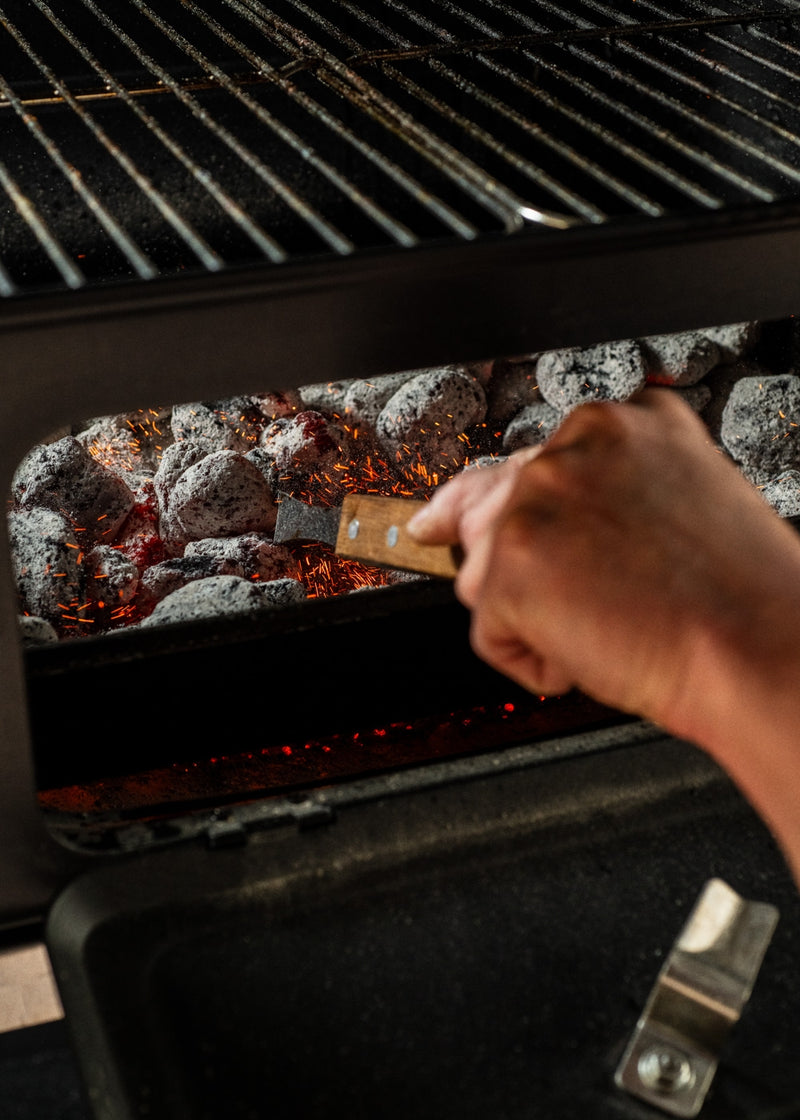 BBQ Smokey Pro - Barbacoa Ahumadora de Carbón con Parrilla Regulable y Mesa Auxiliar - Exclusiva
