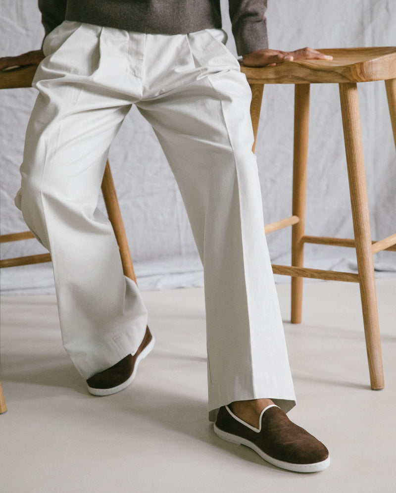 Chausson homme cuir, mocha Angarde porté lifestyle face