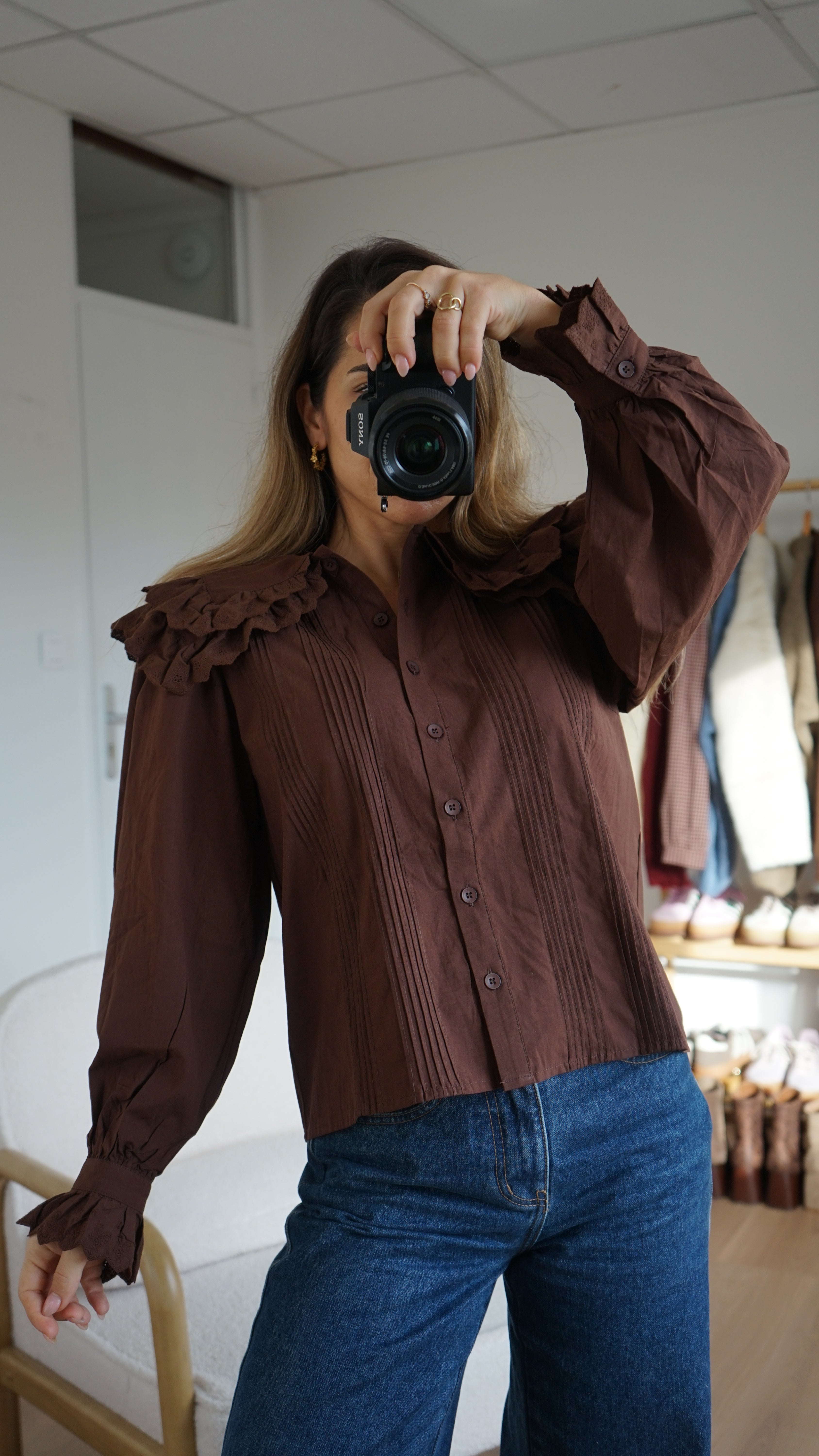 Blusa Agnès Chocolate Con Cuello Ancho