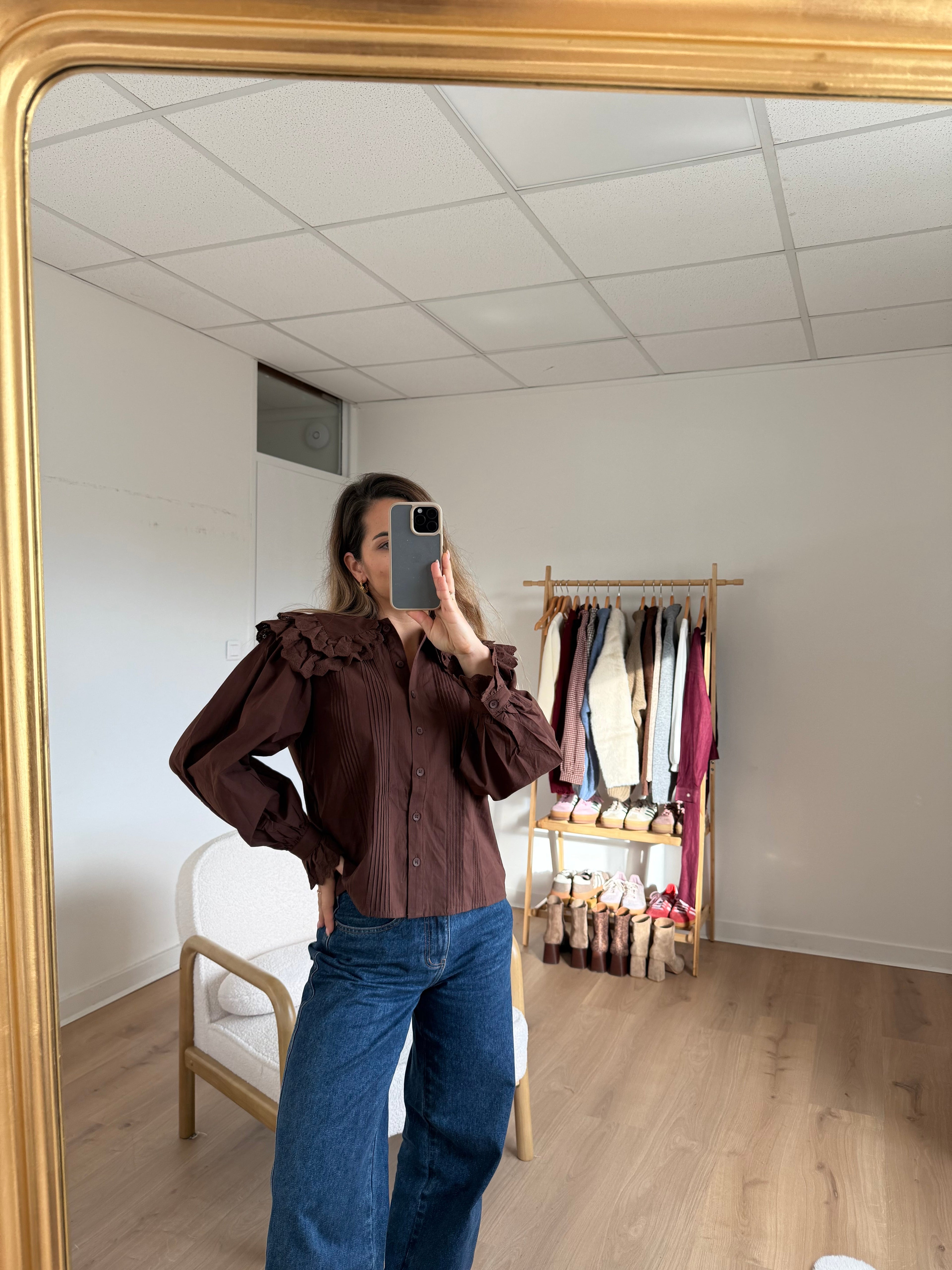 Blusa Agnès Chocolate Con Cuello Ancho